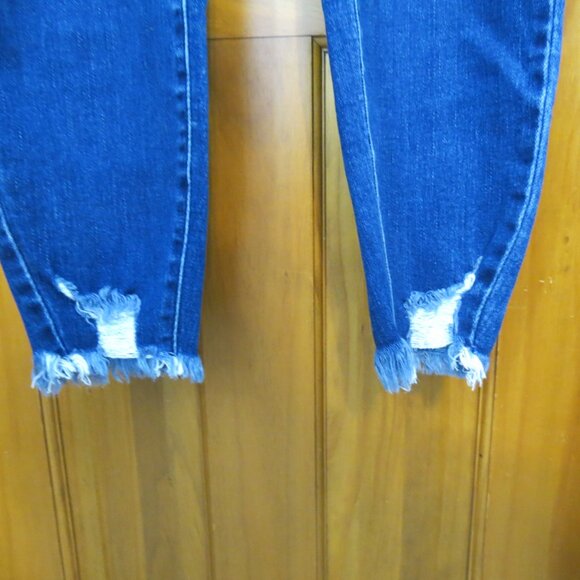 Kancan Jeans Medium Wash Whiskers Raw Hem Ankle Length 39840 Size 14 - Picture 3 of 9